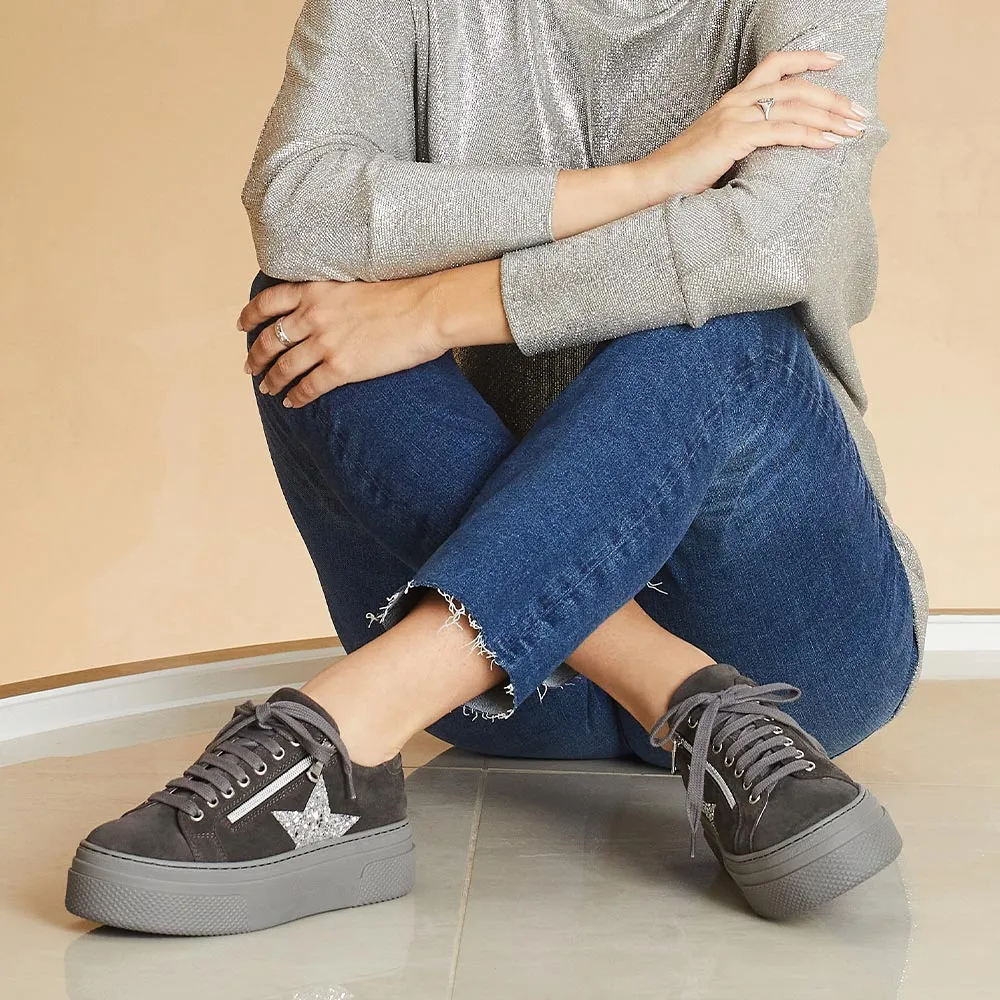 Diva-Star: Grey Suede & Silver