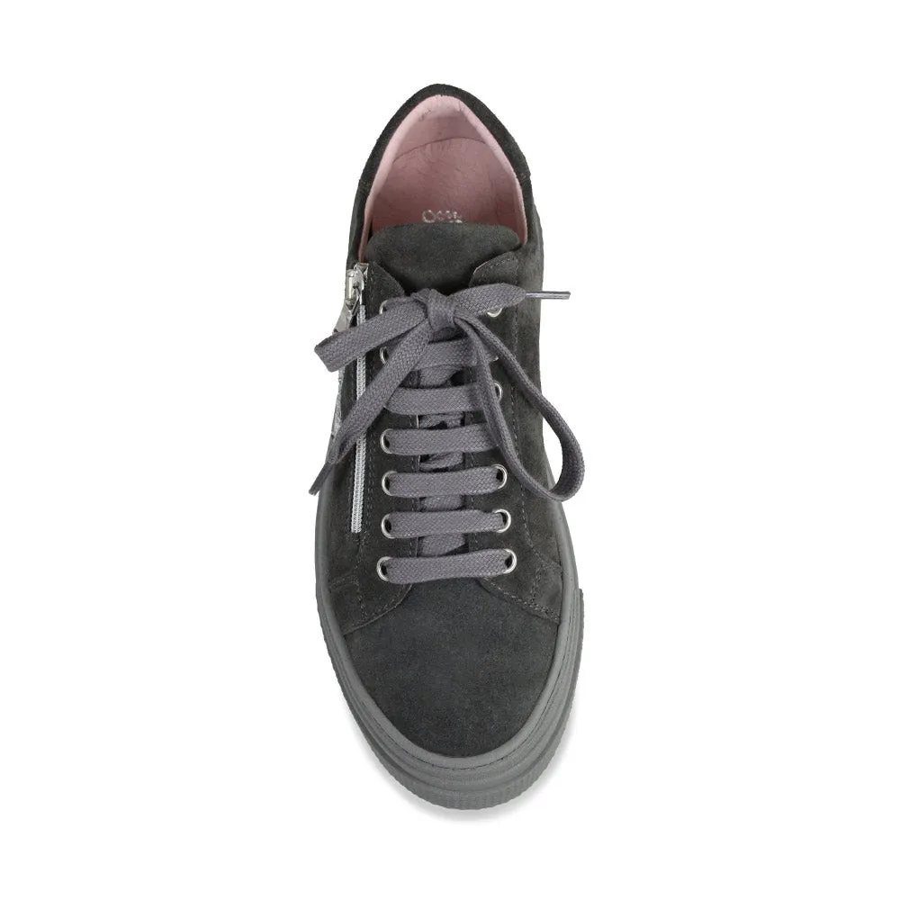Diva-Star: Grey Suede & Silver