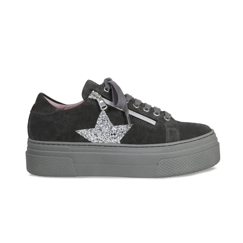 Diva-Star: Grey Suede & Silver
