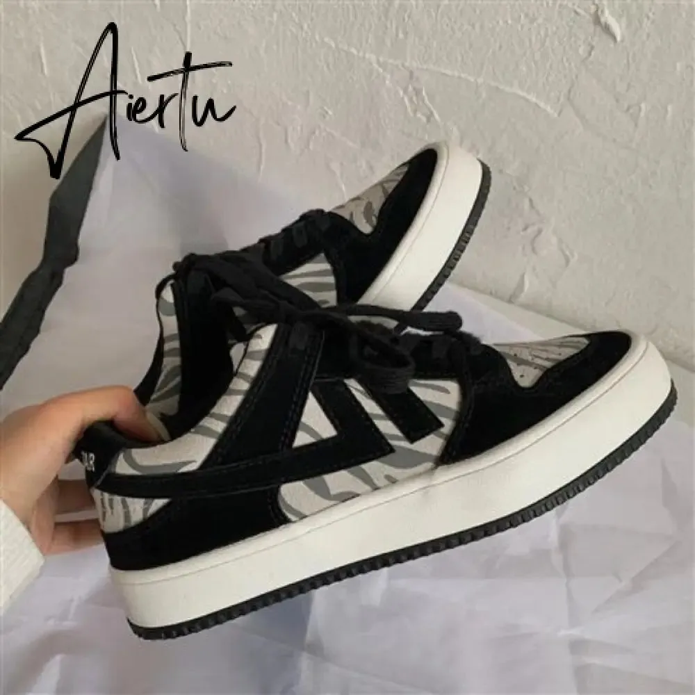 Harajuku Casual Sneaker Female Fashion Canvas Korean Fashion Shoes Original New In Flats Sports Comfortable Women's Shoe