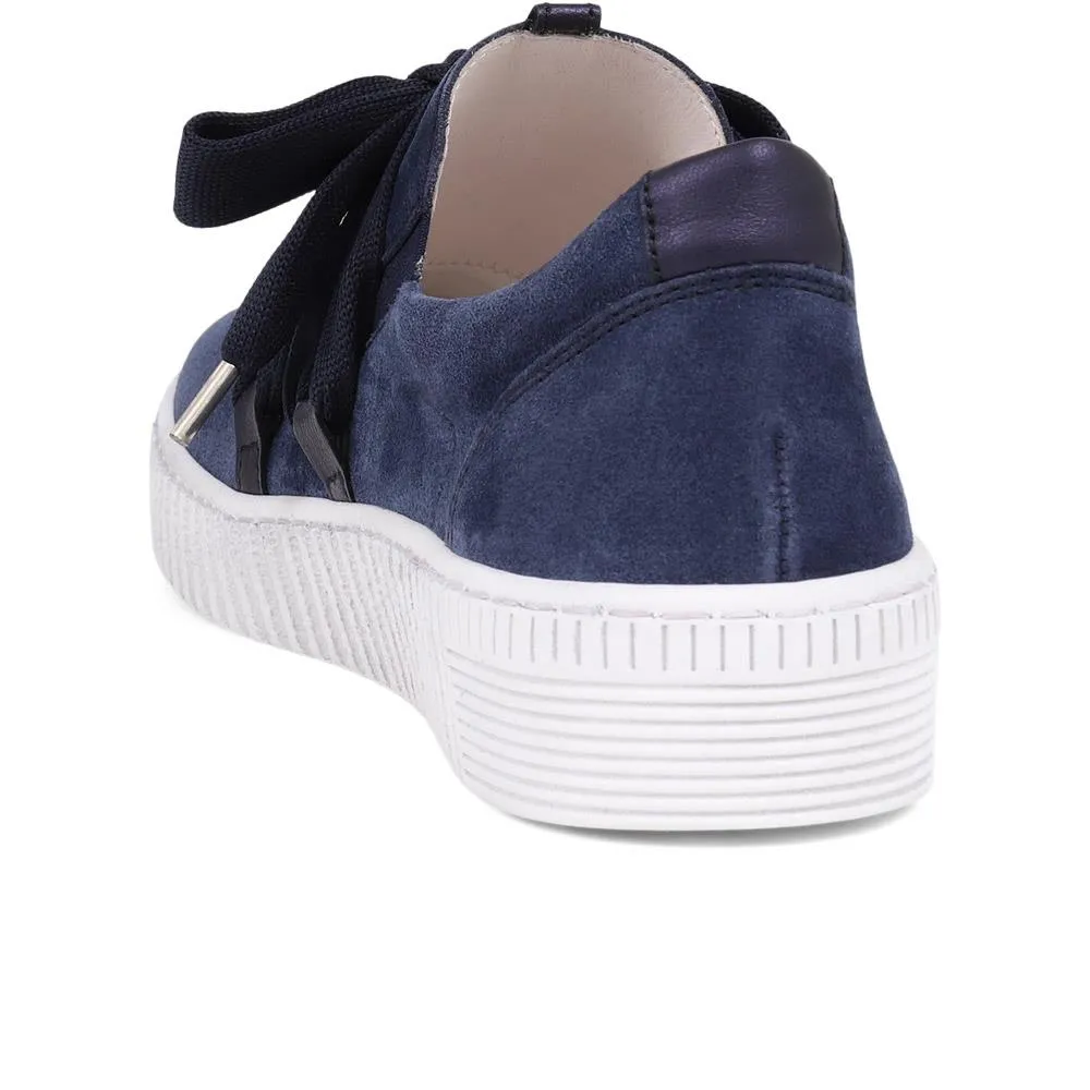 Lace-Up Low-Cut Sneakers / 319 497