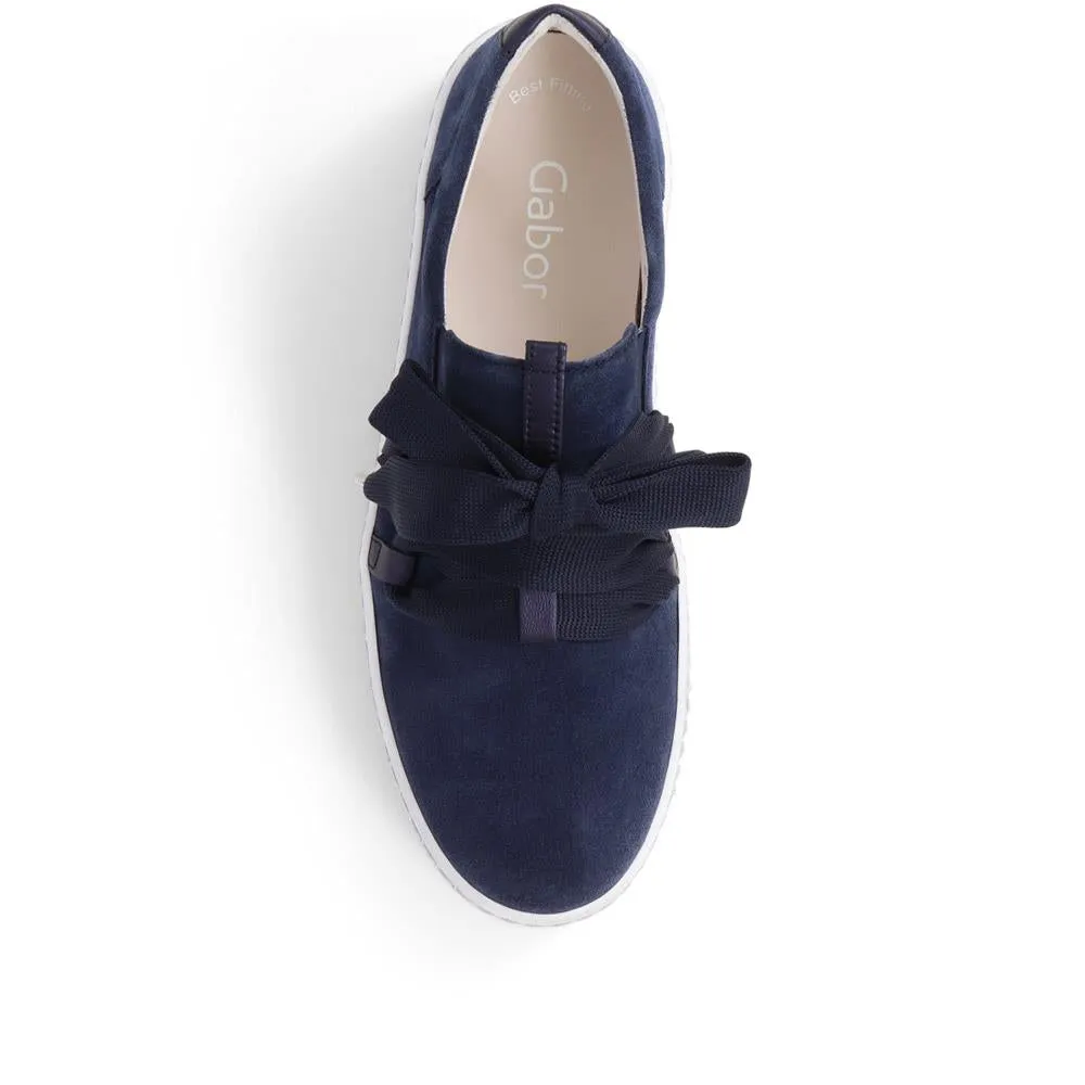 Lace-Up Low-Cut Sneakers / 319 497
