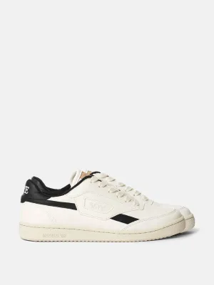 Modelo '89 trainer in black